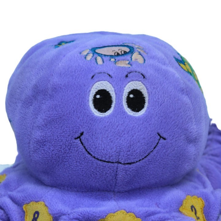Pieuvre d'activités  violet Hasbro, gros plan
