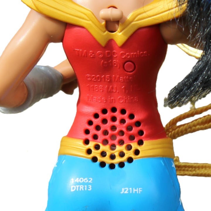poupée mannequin Wonder Woman,Mattel, détail dos