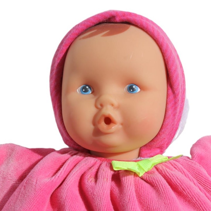 gros plan portrait de Babipouce fuchsia et llauve