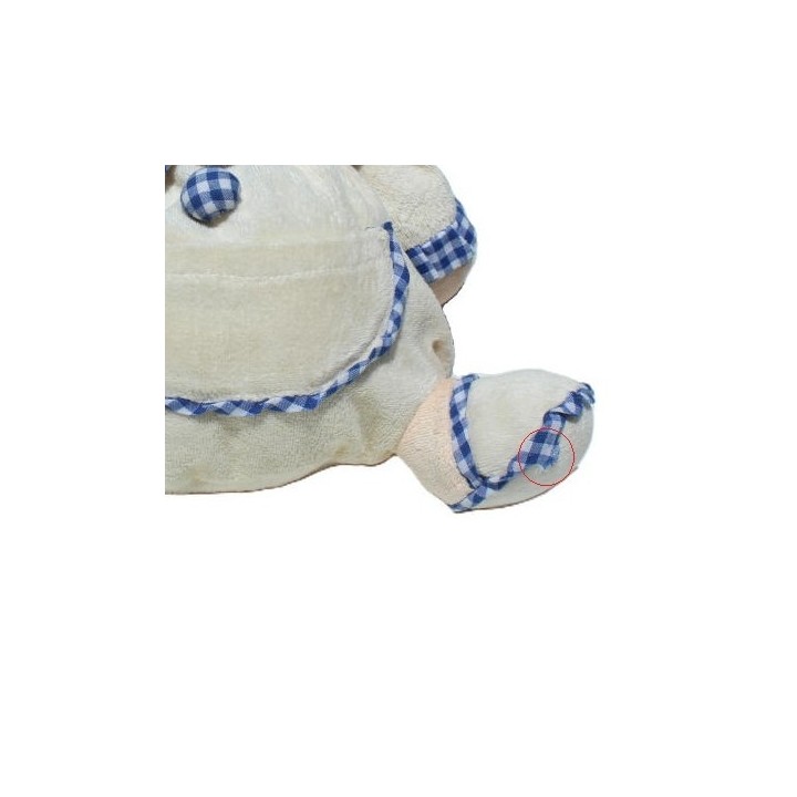 doudou peluche ours boule écru & vichy, gros plan du défaut